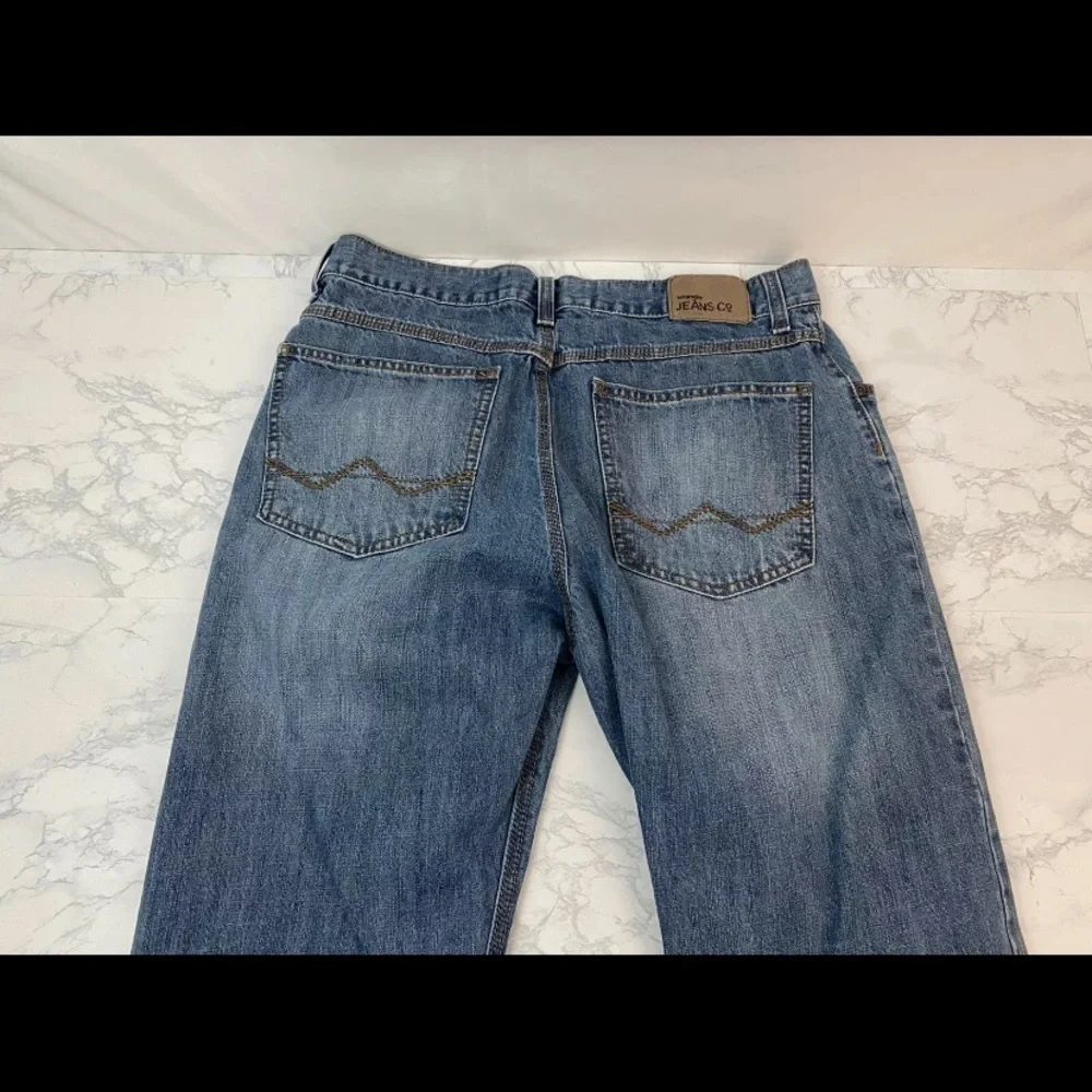 Wrangler Straight Fit Jeans Mens 34X30 Medium Blue Wash Distressed Stained Q​​​​ - Picture 4 of 5